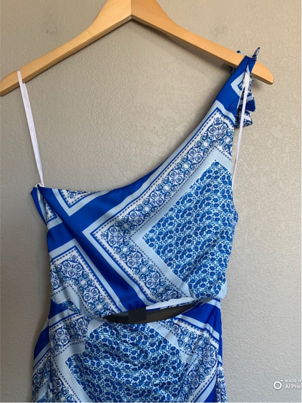 Lulus XS Vacay Beauty Blue Scarf Print One-Shoulder Tie Strap Midi Dress NWT - Picture 10 of 17